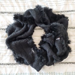 RUDSAK Knit loop infinity scarf black, soft rabbit fur